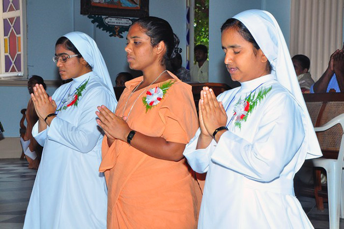 Irs. Celina, Arul Jasmine e Jancy Rani - India do Sudeste